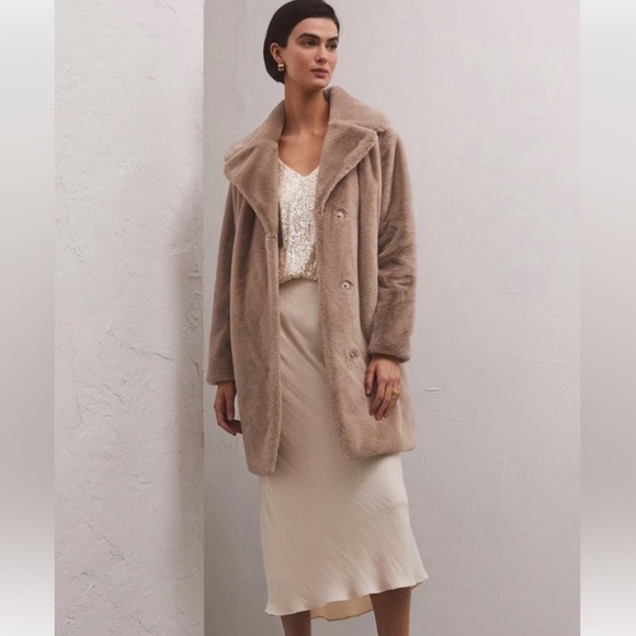 🧋NWOT Z SUPPLY COZY SUPER SOFT BEIGE NEUTRAL JEWEL FAUX FUR COAT - Picture 2 of 12